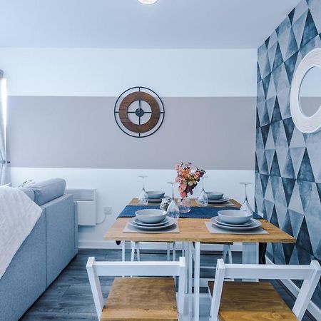 Stunning 2 Bed Apt By Greenstay Serviced Accommodation - Located In Formby Village - Perfect For Short & Long Stays - Couples, Friends & Families & Business Travellers All Welcome - Dog Friendly - 7 Exterior foto