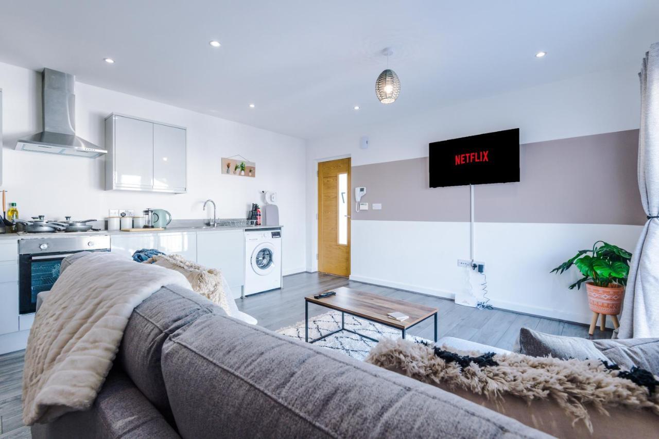 Stunning 2 Bed Apt By Greenstay Serviced Accommodation - Located In Formby Village - Perfect For Short & Long Stays - Couples, Friends & Families & Business Travellers All Welcome - Dog Friendly - 7 Exterior foto